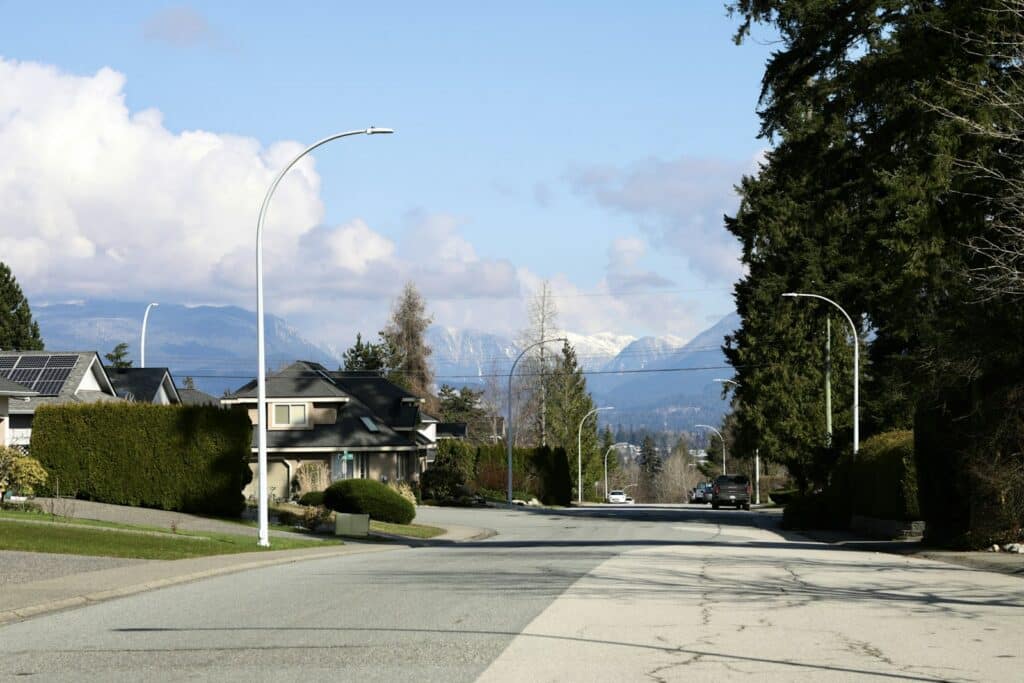 Suburban street with mountain views like those in Highlands Ranch, Colorado